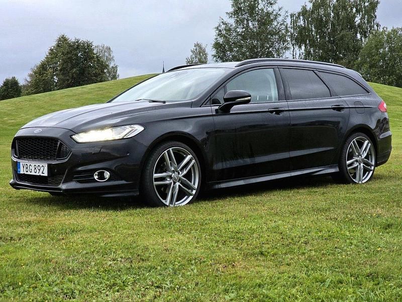 Svart Begagnad 2016 Ford Mondeo Business Edition Kombi | 107 000 kr (Marknadspris) - Bild 1/4