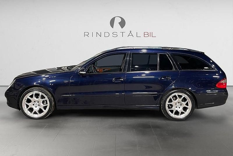 Begagnad Mercedes E220 Classic 170 HK (125 kW) 2006 Blå Kombi