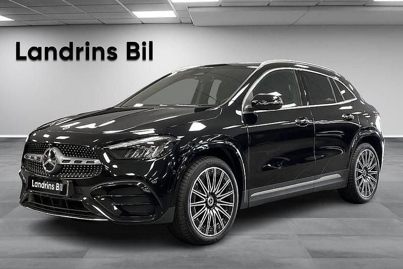 Svart Begagnad 2024 Mercedes GLA250 AMG SUV | 529 000 kr (Marknadspris) - Bild 1/4