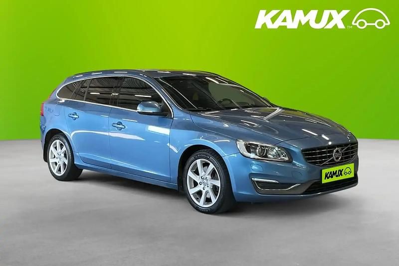 Blå Begagnad 2014 Volvo V60 Momentum Kombi | 144 700 kr (Marknadspris) - Bild 1/4