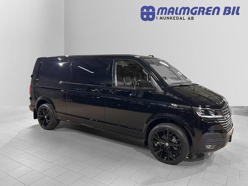 Svartmetallic Begagnad 2024 VW Transporter Van | 736 250 kr - Bild 1/4