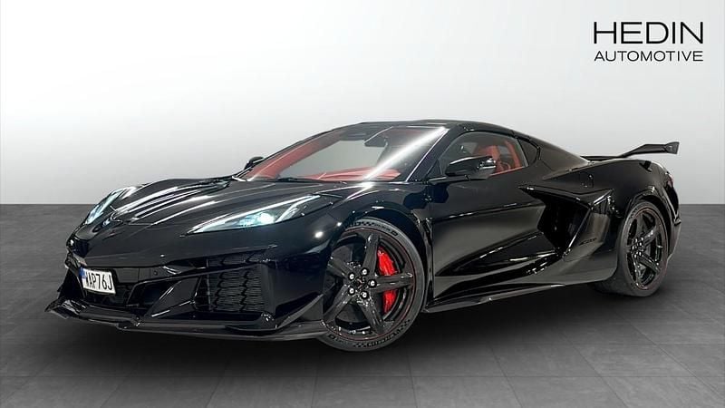 Svart (black) Begagnad 2024 Chevrolet Corvette Sportkupé | 2 499 000 kr - Bild 1/4