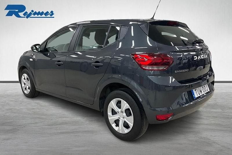 Begagnad Dacia Sandero Essentiel 91 HK (66 kW) 2022 Kometgrå met kna Halvkombi