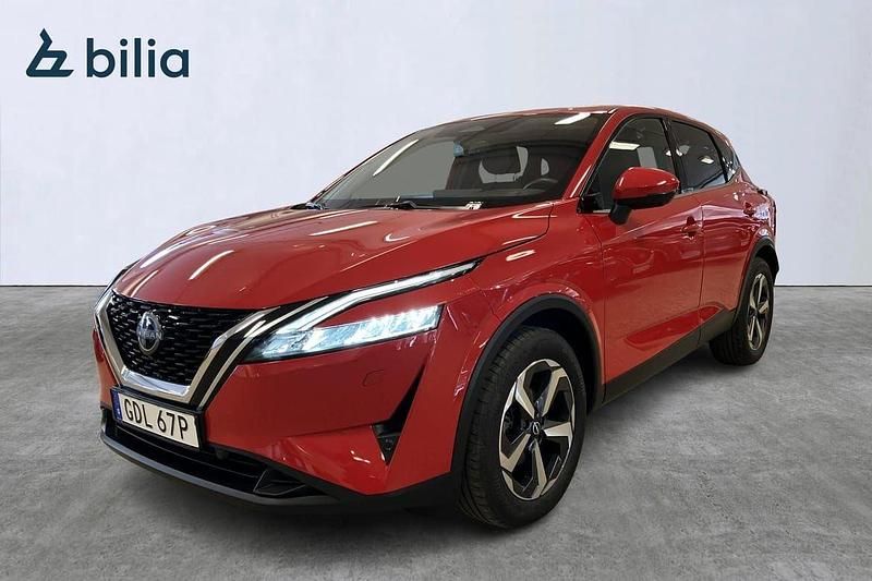 Röd Begagnad 2023 Nissan Qashqai SUV | 299 900 kr (Marknadspris) - Bild 1/4