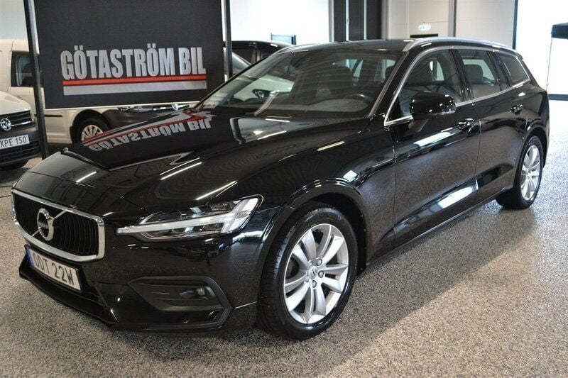 Svart Begagnad 2021 Volvo V60 Momentum Kombi | 246 000 kr (Marknadspris) - Bild 1/4