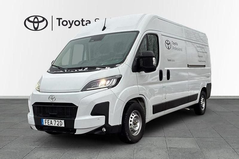 Begagnad Toyota Proace 182 HK (133 kW) 2024 Vit Minibuss
