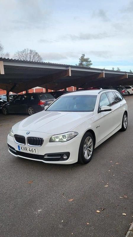 Begagnad 2016 BMW 520 Kombi | 155 000 kr (Marknadspris) - Bild 1/4