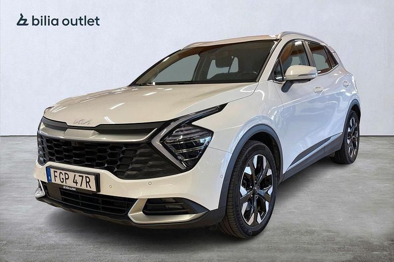 Vit Begagnad 2022 Kia Sportage Advance SUV | 304 900 kr (Bra pris) - Bild 1/3