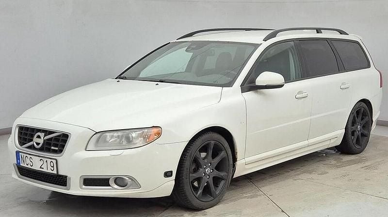 Vit Begagnad 2013 Volvo V70 Momentum Kombi | 49 900 kr (Superpris) - Bild 1/4