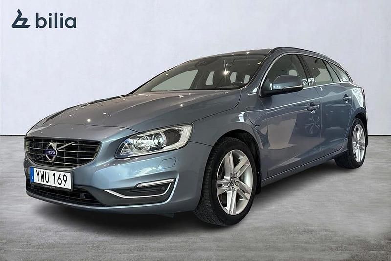 Blå Begagnad 2018 Volvo V60 Momentum Kombi | 219 900 kr (Superpris) - Bild 1/3