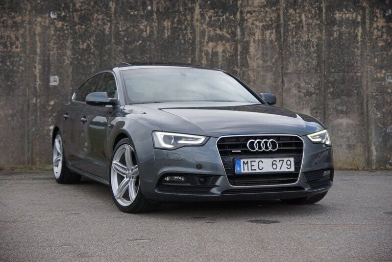 Grå Begagnad 2012 Audi A5 Sportback S-Line Halvkombi | 139 900 kr (Marknadspris) - Bild 1/4