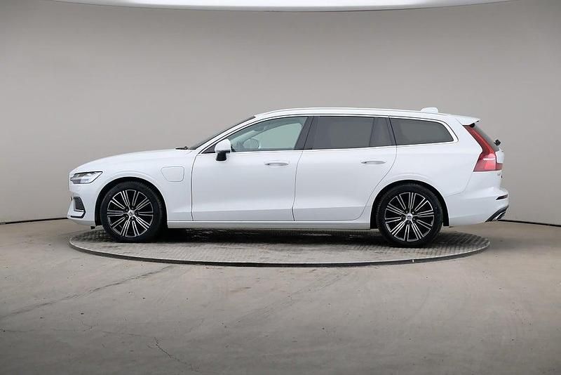 Begagnad Volvo V60 Inscription 253 HK (186 kW) 2021 Vit Kombi
