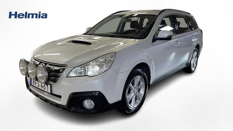 Vit Begagnad 2013 Subaru Outback SUV | 119 000 kr (Marknadspris) - Bild 1/4