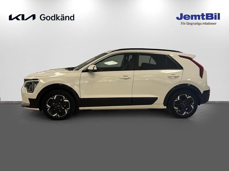 Begagnad Kia e-Niro 152 kW (207 HK) 2023 Vit SUV