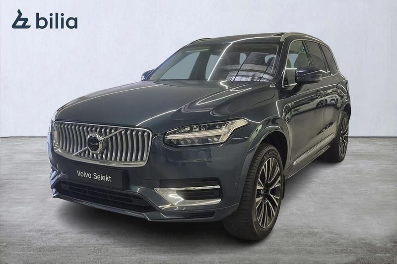 Mörkblå Begagnad 2023 Volvo XC90 Plus SUV | 689 000 kr (Bra pris) - Bild 1/3