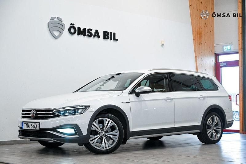 Vit Begagnad 2020 VW Passat Alltrack Executive Kombi | 238 800 kr (Marknadspris) - Bild 1/4