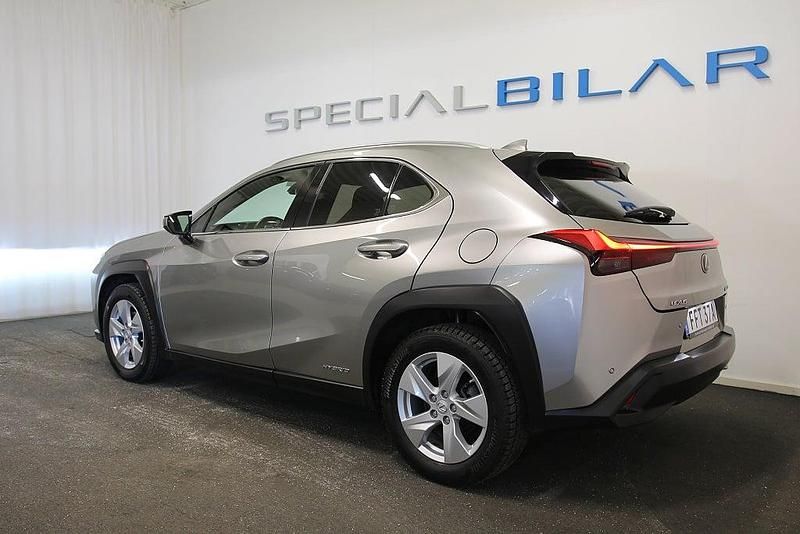 Begagnad Lexus UX 250h 184 HK (135 kW) 2019 Ljusgrå SUV