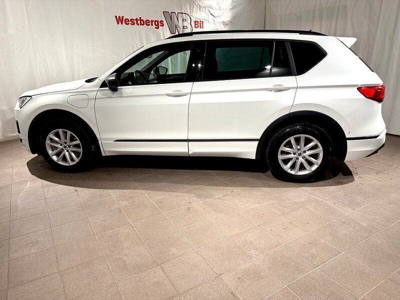 Vit Begagnad 2023 Seat Tarraco FR SUV | 459 000 kr - Bild 1/4