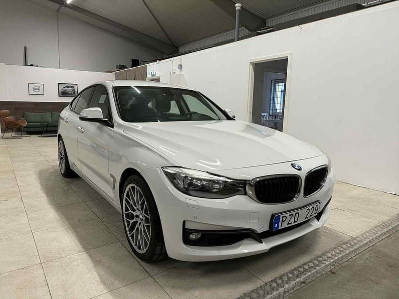 Begagnad BMW 328 Gran Turismo 245 HK (180 kW) 2013 Vit Halvkombi