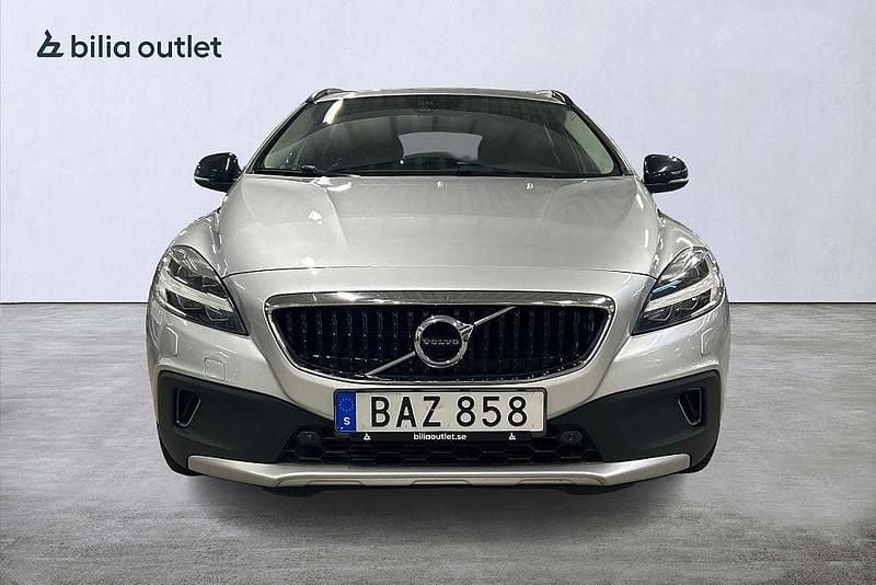 Begagnad Volvo V40 Business Edition 190 HK (139 kW) 2016 Silver Halvkombi