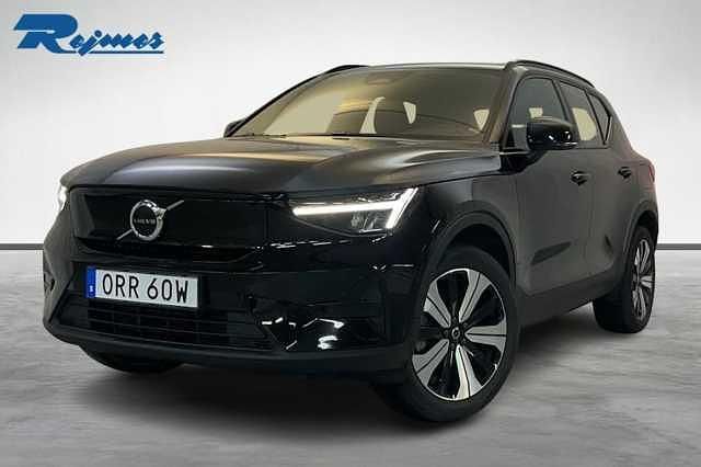 Svart Begagnad 2023 Volvo XC40 Core SUV | 314 900 kr (Marknadspris) - Bild 1/4