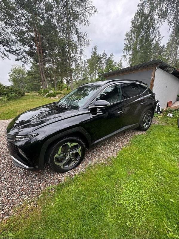 Svart Begagnad 2022 Hyundai Tucson Advanced SUV | 326 000 kr (Bra pris) - Bild 1/3