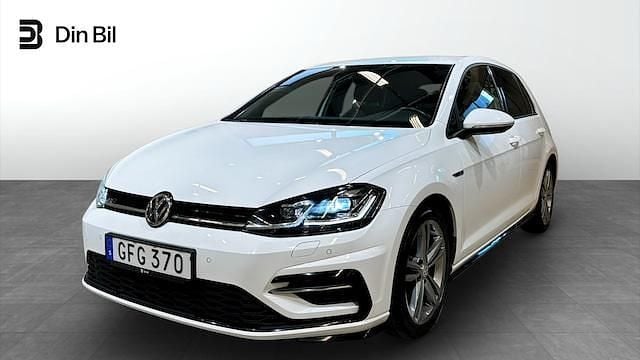 Vit (pure white) Begagnad 2018 VW Golf VII Highline Sedan | 189 900 kr (Marknadspris) - Bild 1/4