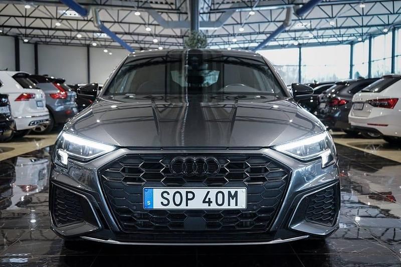 Begagnad Audi A3 S-Line 245 HK (180 kW) 2024 Grå