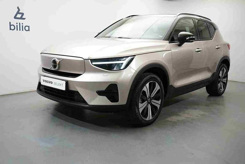 Grå Begagnad 2023 Volvo XC40 Single Motor SUV | 339 900 kr - Bild 1/1