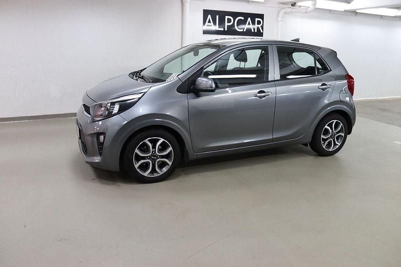 Grå Begagnad 2020 Kia Picanto Advance Halvkombi | 114 899 kr (Marknadspris) - Bild 1/4