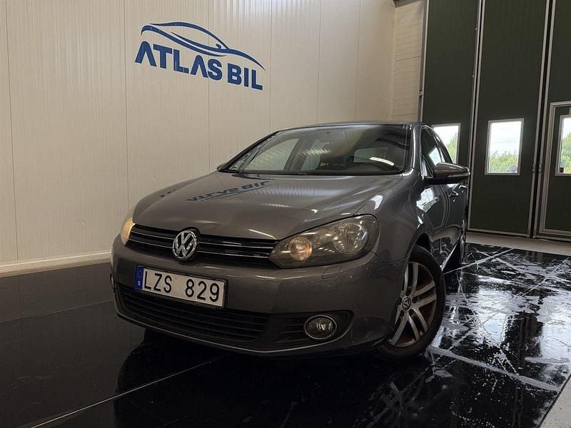 Grå Begagnad 2011 VW Golf VII Halvkombi | 59 900 kr (Marknadspris) - Bild 1/4