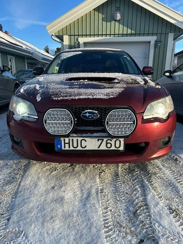 Begagnad Subaru Legacy 150 HK (110 kW) 2009