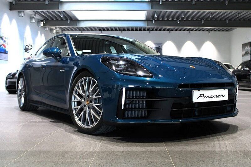 Blå Ny 2024 Porsche Panamera 4 Sedan | 1 625 100 kr - Bild 1/4