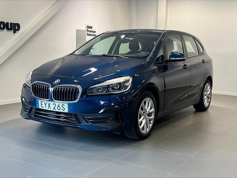 Blå Begagnad 2019 BMW 225 Active Tourer Advantage Minibuss | 219 900 kr (Lite dyr) - Bild 1/4