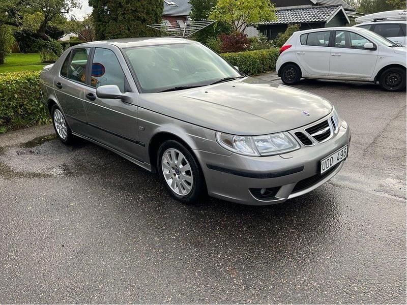 Grå Begagnad 2003 Saab 9-5 Linear Sedan | 49 000 kr (Dyr) - Bild 1/4