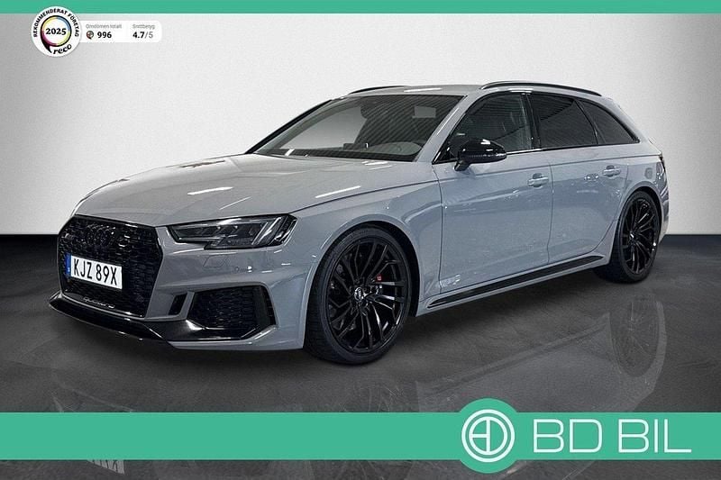 Grå Begagnad 2018 Audi RS4 Comfort Kombi | 619 900 kr (Marknadspris) - Bild 1/3