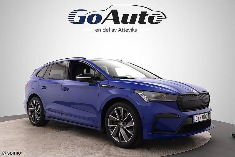 Blå Begagnad 2022 Skoda Enyaq iV SportLine SUV | 349 500 kr (Lite dyr) - Bild 1/4