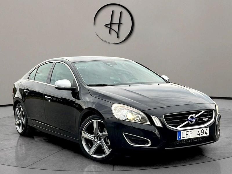Svart Begagnad 2010 Volvo S60 Momentum Sedan | 99 500 kr (Dyr) - Bild 1/4
