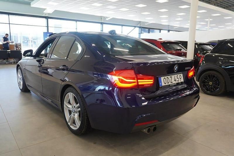 Begagnad BMW 330 M Sport 252 HK (185 kW) 2017 Individual tanzanit blå metallic Sedan
