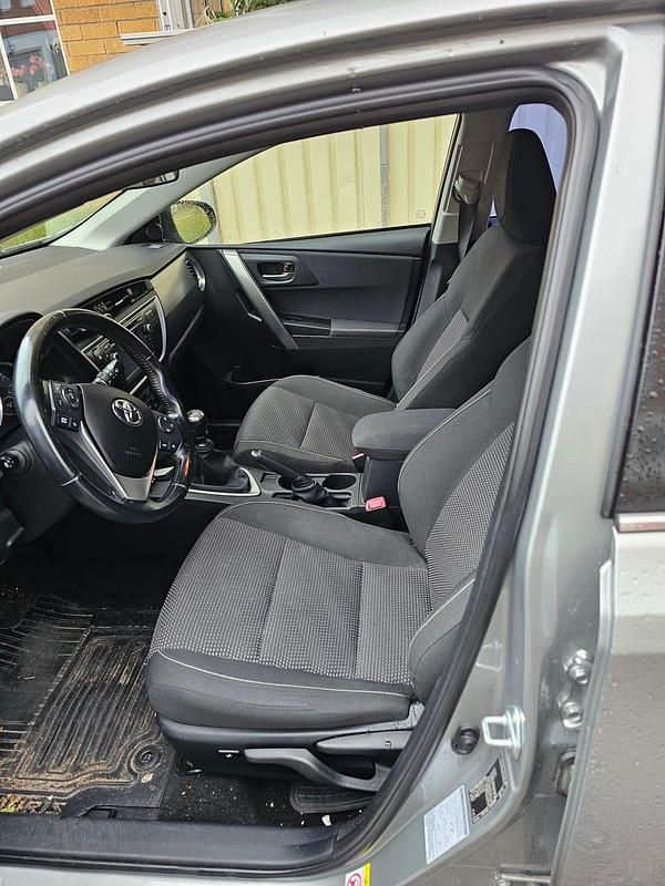 Begagnad Toyota Auris 132 HK (97 kW) 2013