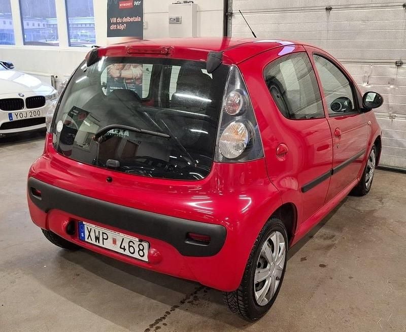 Begagnad Citroën C1 68 HK (50 kW) 2006 Röd Halvkombi