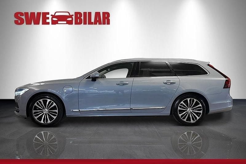 Begagnad Volvo V90 Core 253 HK (186 kW) 2023 Grå Kombi