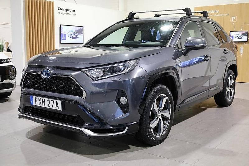 Mörkgrå Begagnad 2020 Toyota RAV4 Hybrid Edition SUV | 349 800 kr (Bra pris) - Bild 1/3