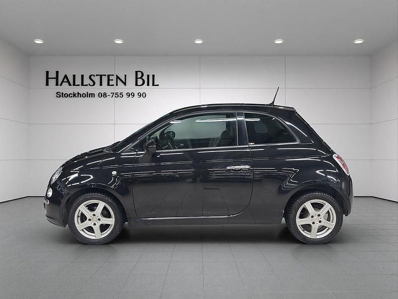 Svart Begagnad 2014 Fiat 500 Lounge Halvkombi | 59 000 kr (Marknadspris) - Bild 1/4