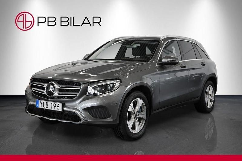 Grå Begagnad 2017 Mercedes GLC350 | 279 900 kr - Bild 1/4