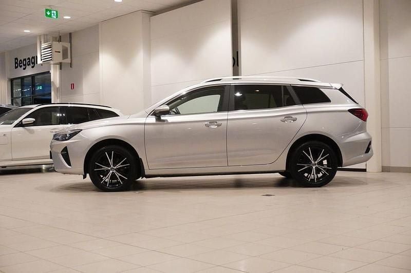 Begagnad MG MG5 EV Long Range Luxury 114 kW (156 HK) 2022 Medael silver Kombi