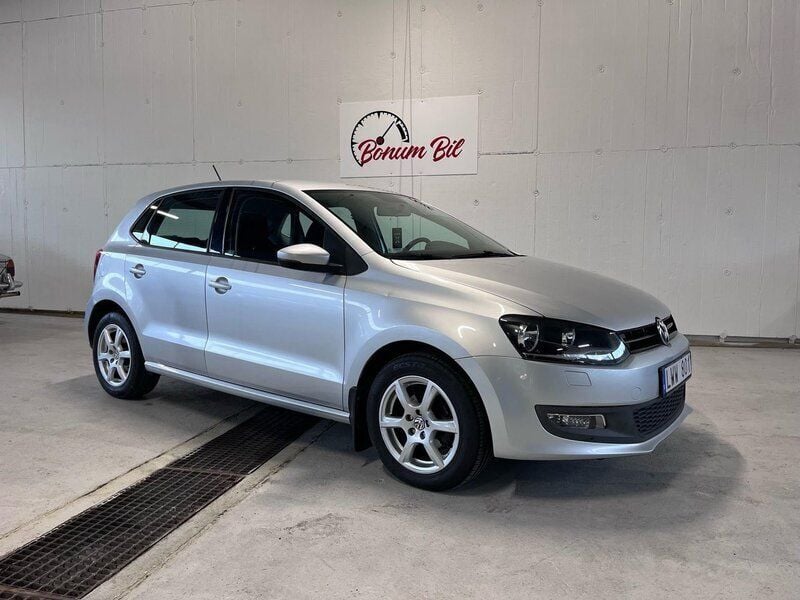 Silver Begagnad 2011 VW Polo Halvkombi | 79 900 kr (Marknadspris) - Bild 1/4
