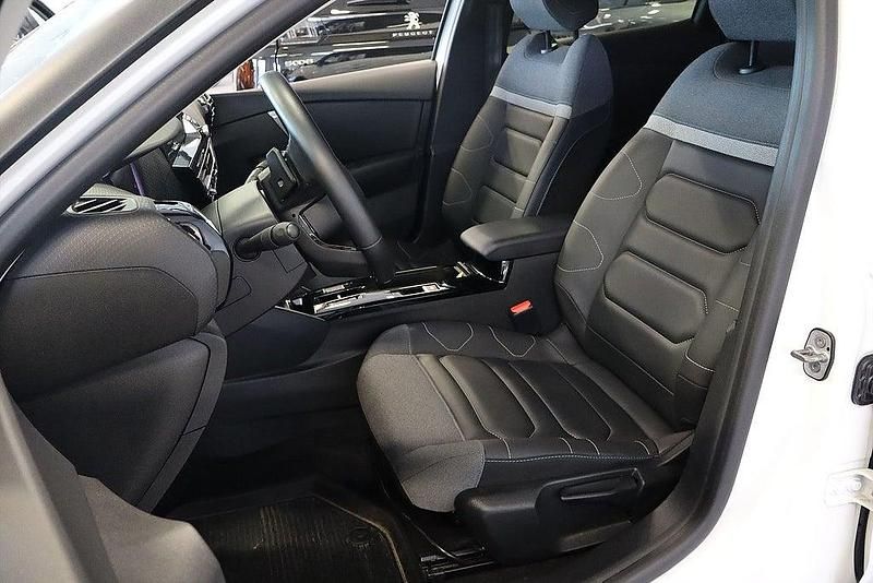 Begagnad Citroën C4 Shine 131 HK (96 kW) 2023 Vit Halvkombi