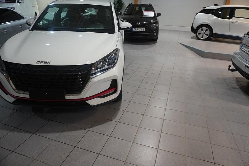 Vit Begagnad 2024 DFSK Fengon SUV | 238 000 kr - Bild 1/4