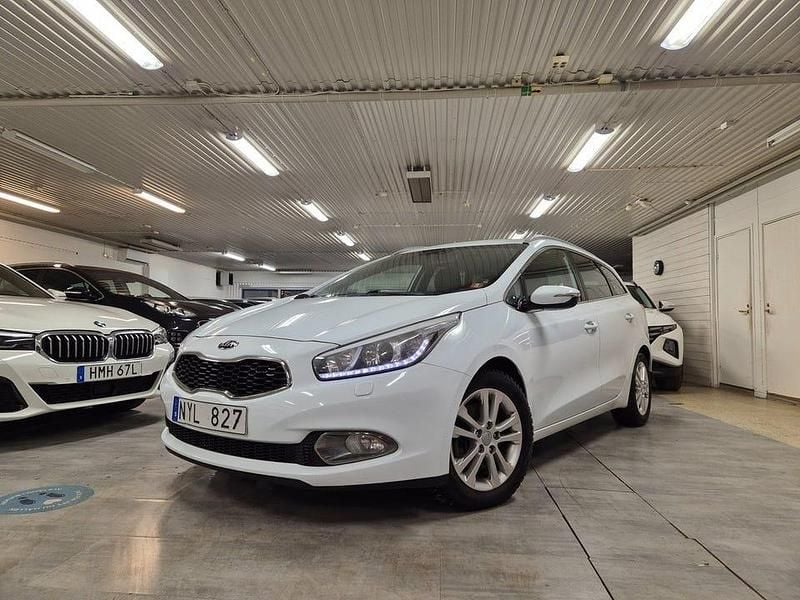 Vit Begagnad 2014 Kia Ceed Sportswagon Comfort Kombi | 69 900 kr (Bra pris) - Bild 1/4